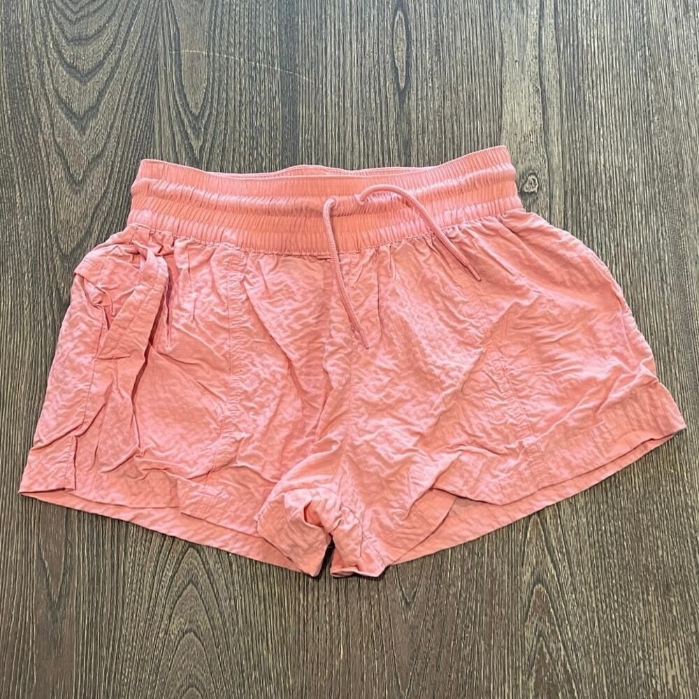 Columbia Omni-Shield Boundless Trek Shorts High Rise Pockets Summer Peach Size S